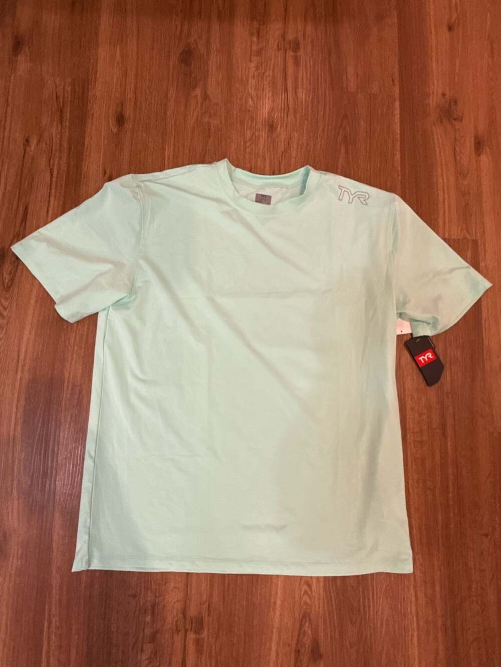 TYR Men Short Sun Shirt Size L Mint Athletic T-Shirt